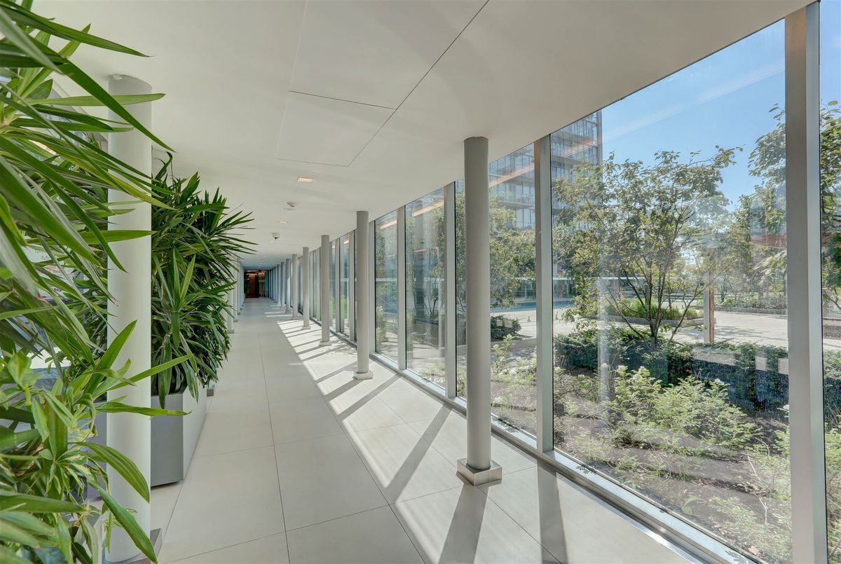 img-gallery