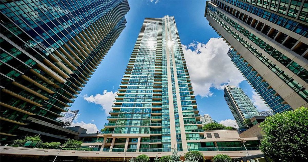 18 Harbour Street Toronto