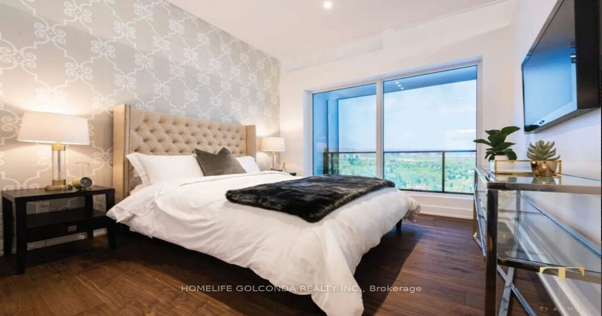 7 Golden Lion Heights N Toronto