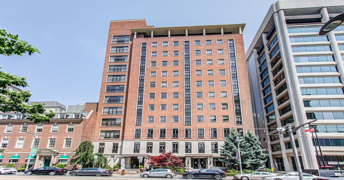 48 St Clair Avenue W Toronto