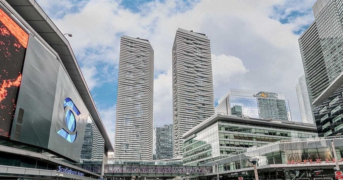 100 Harbour Street Toronto