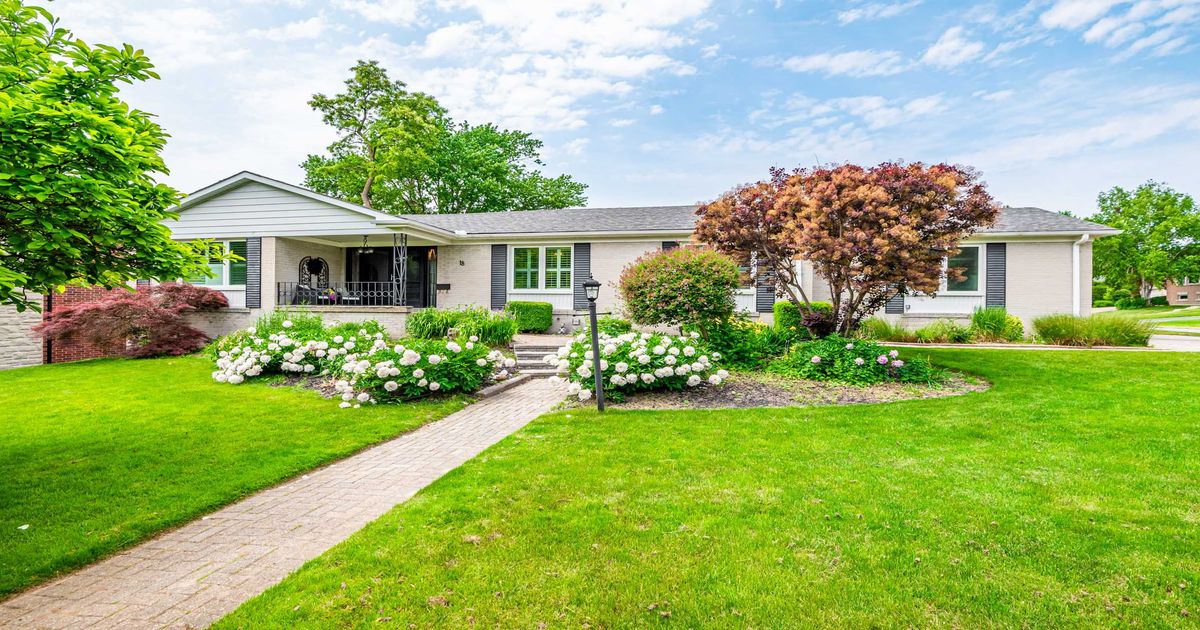 18 Tetbury Crescent Toronto