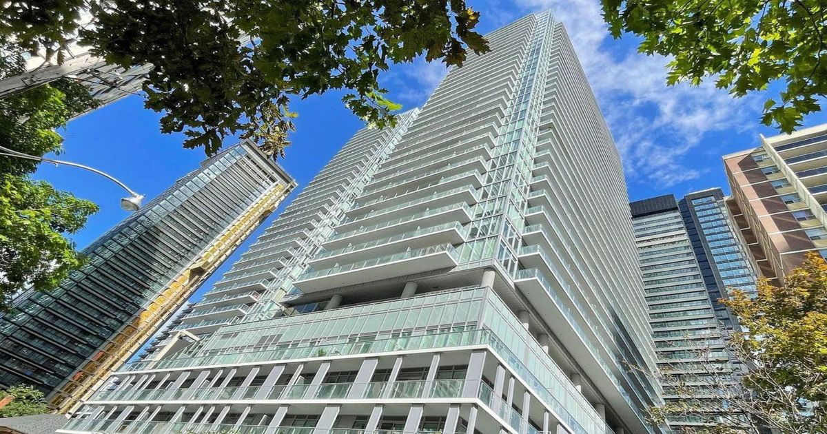 99 Broadway Avenue Toronto