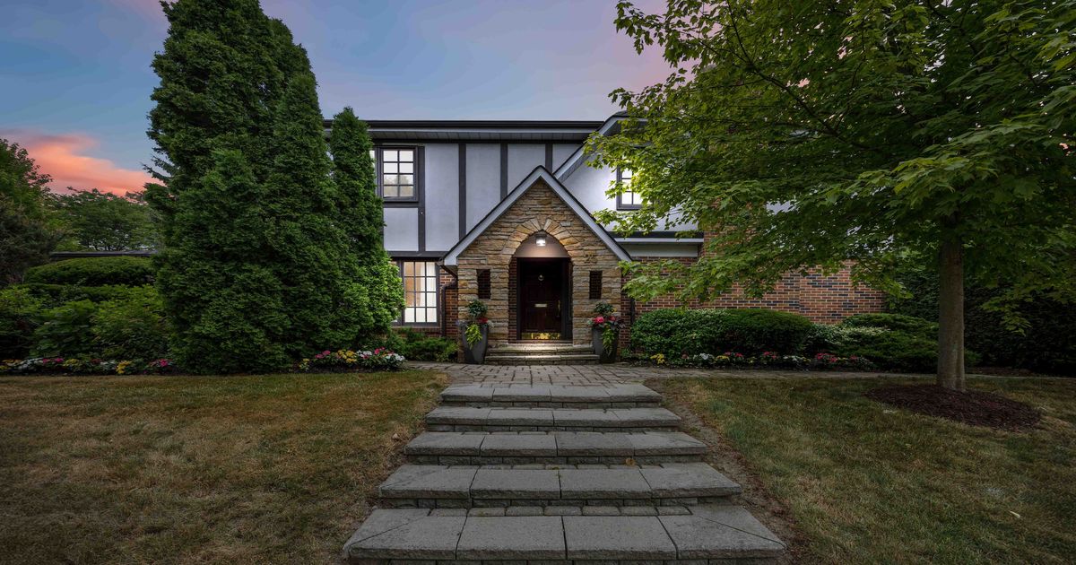 25 Harlington Road Toronto