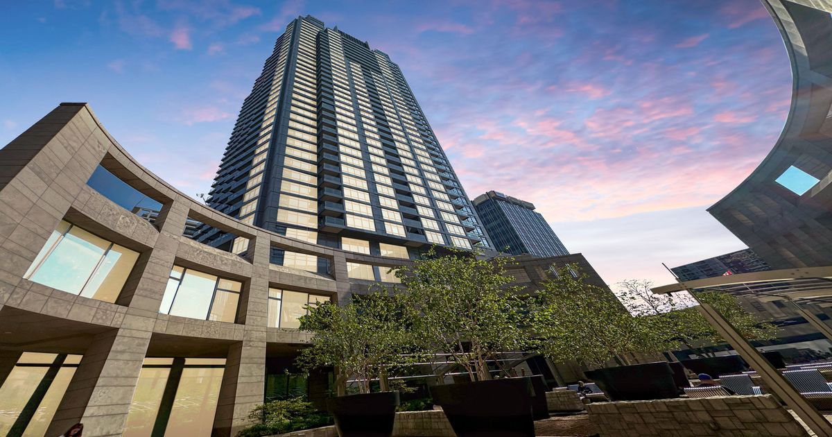 2181 Yonge Street Toronto