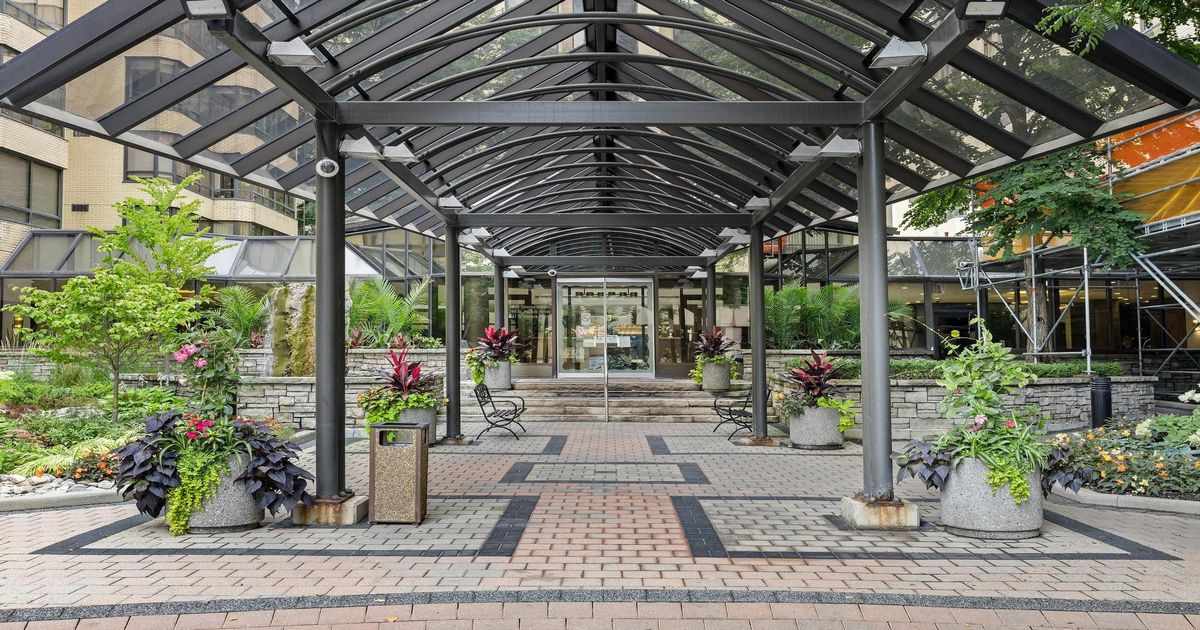 280 Simcoe Street Toronto