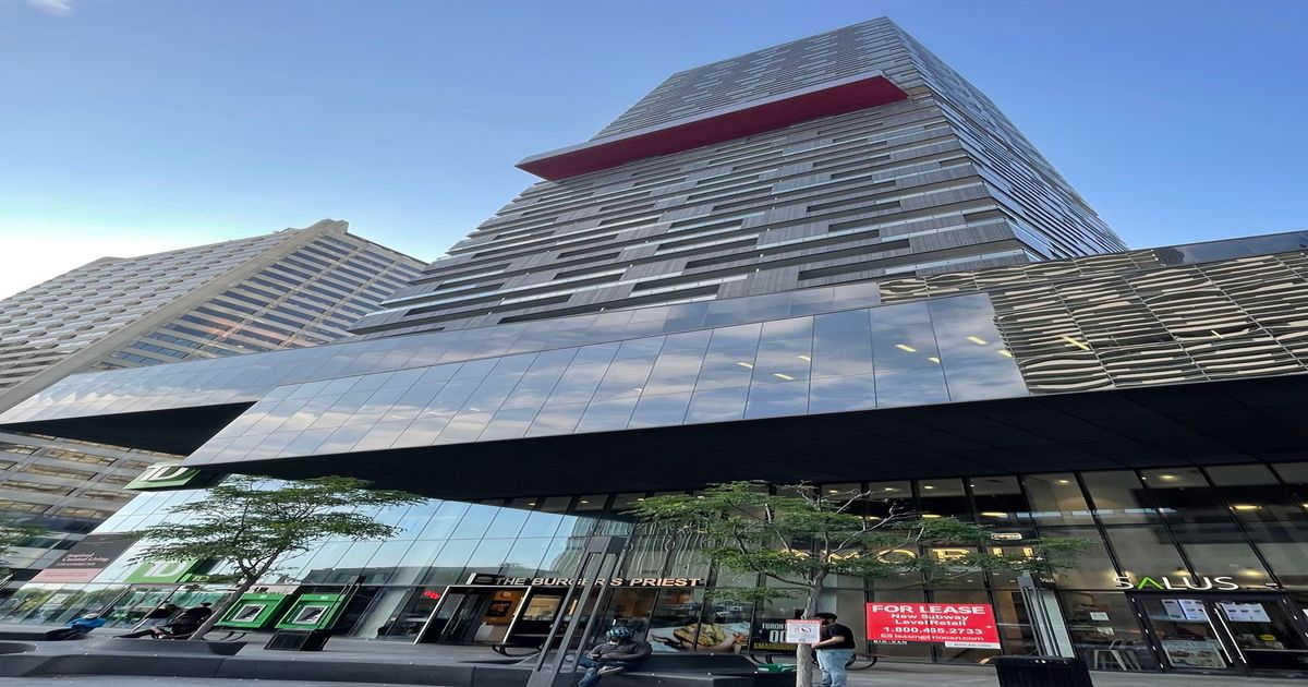 8 Eglinton Avenue E Toronto