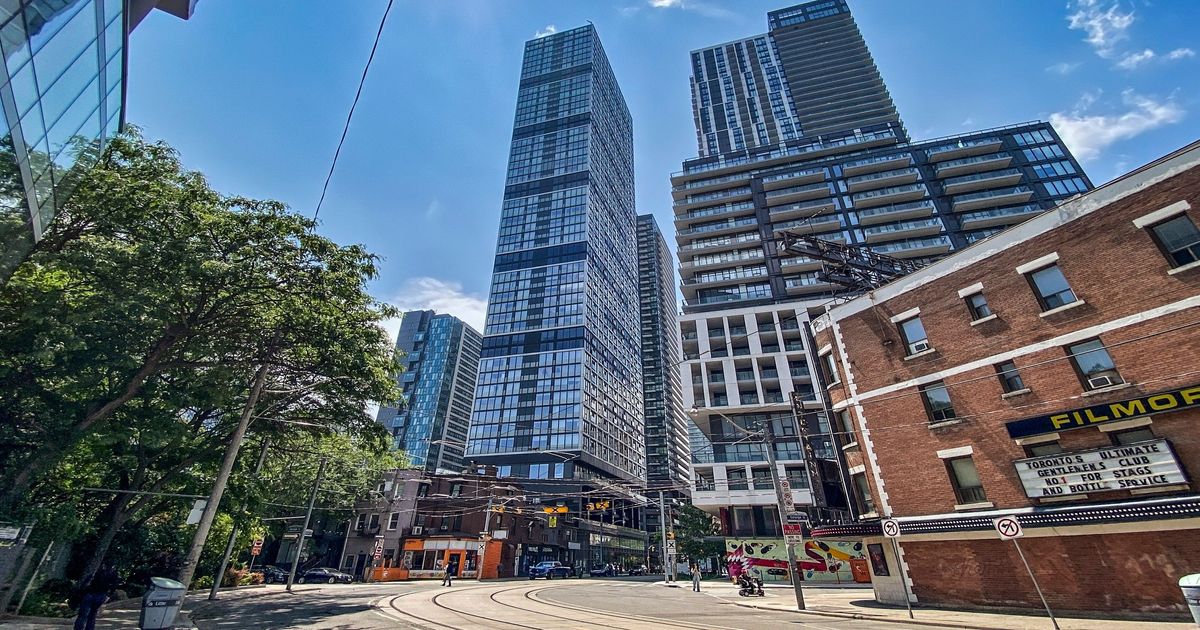 181 Dundas Street E Toronto