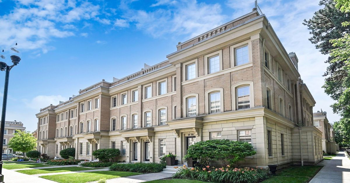 30 Hargrave Lane Toronto