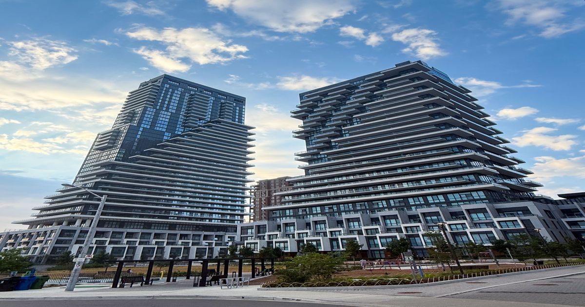 30 Inn on the Park Drive Toronto