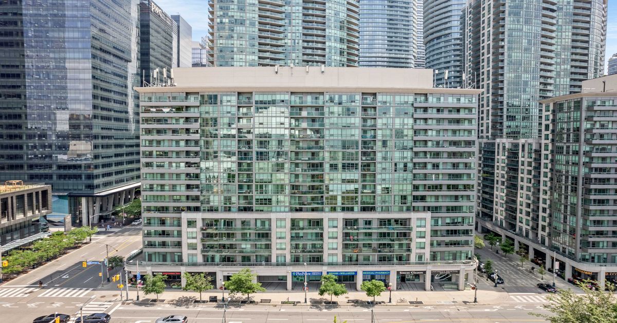 51 Lower Simcoe Street Toronto