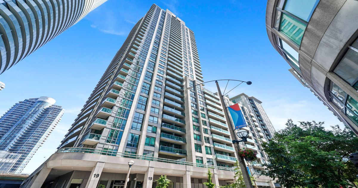 19 Grand Trunk Crescent Toronto