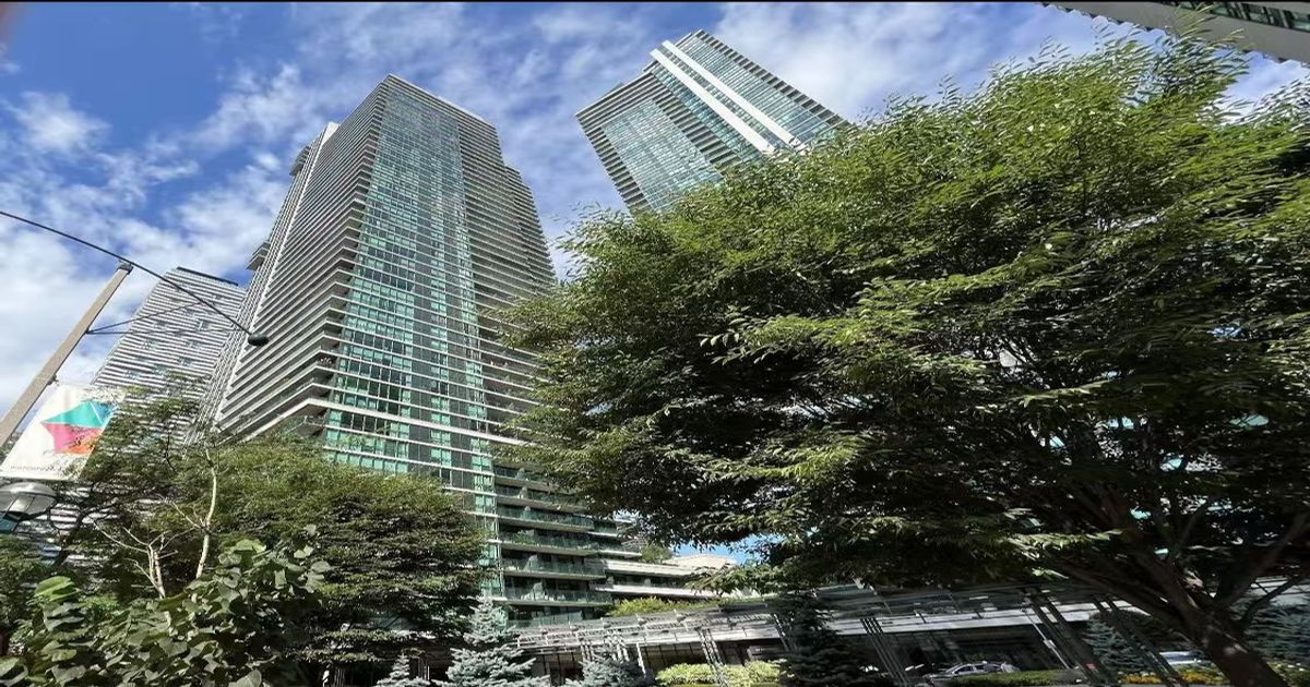 33 Bay Street Toronto