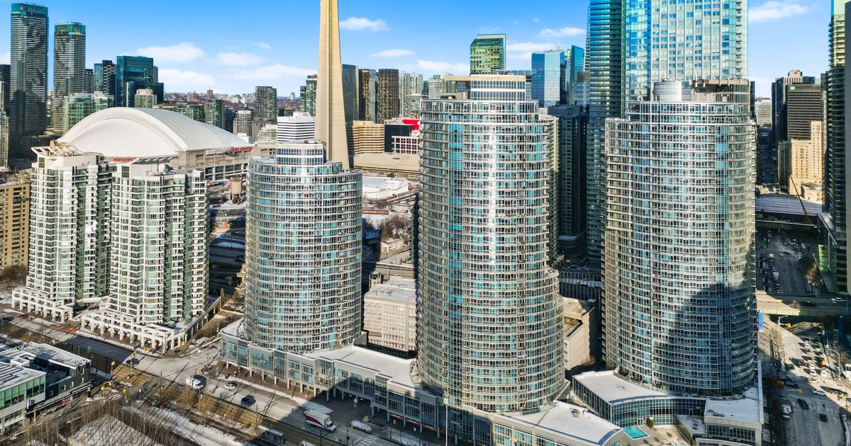 8 York Street Toronto
