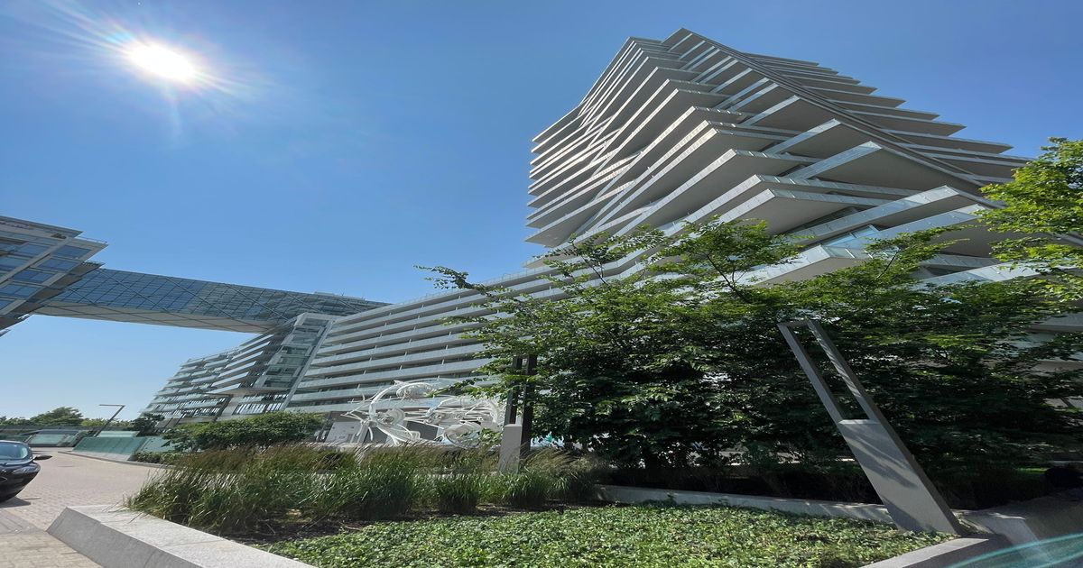 15 Queens Quay E Toronto