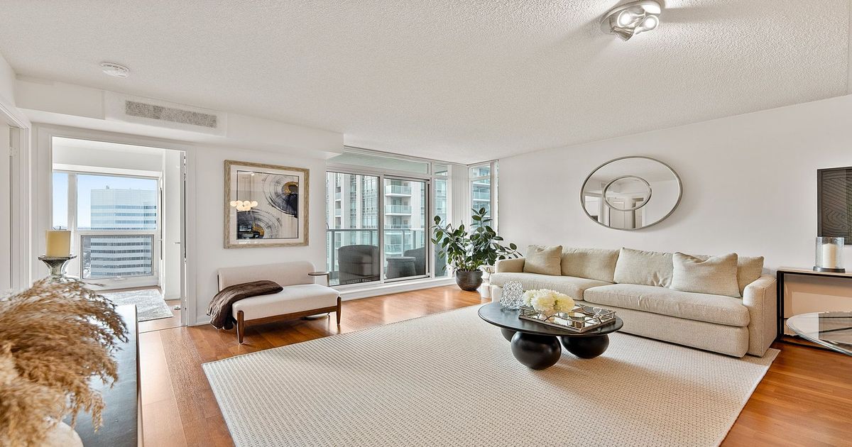 17 Anndale Drive Toronto