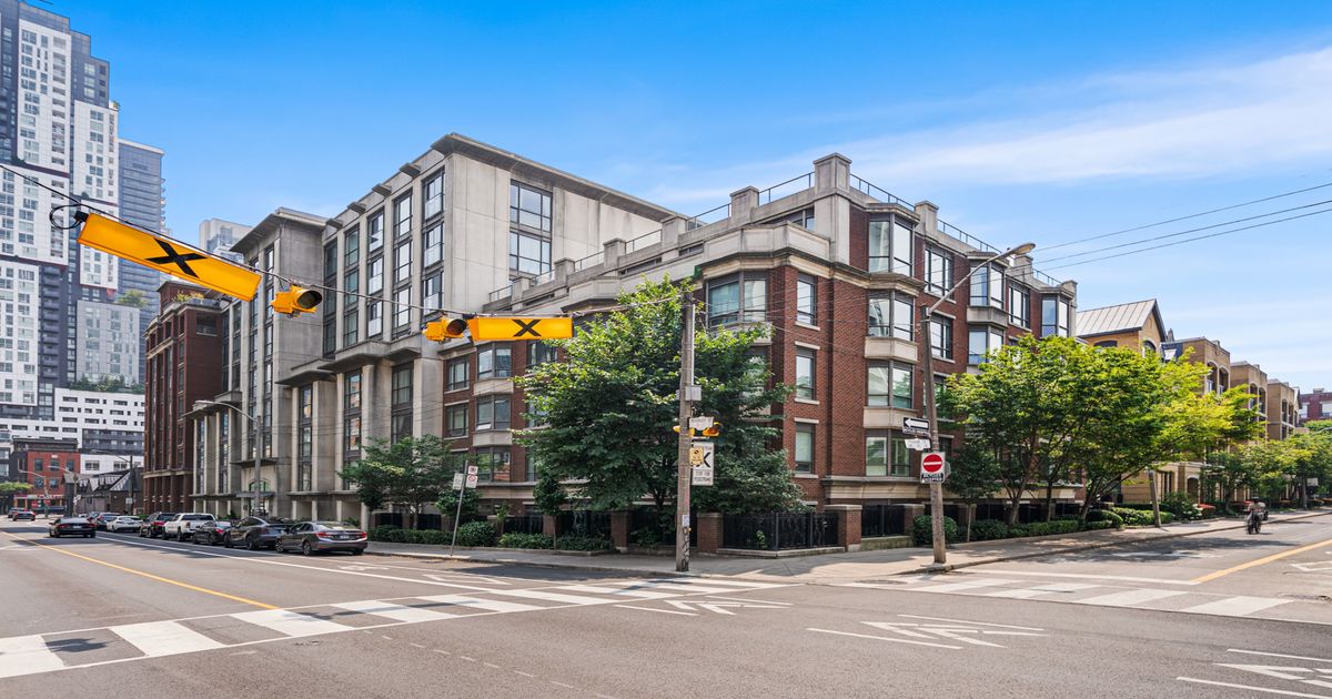 18 Beverley Street Toronto