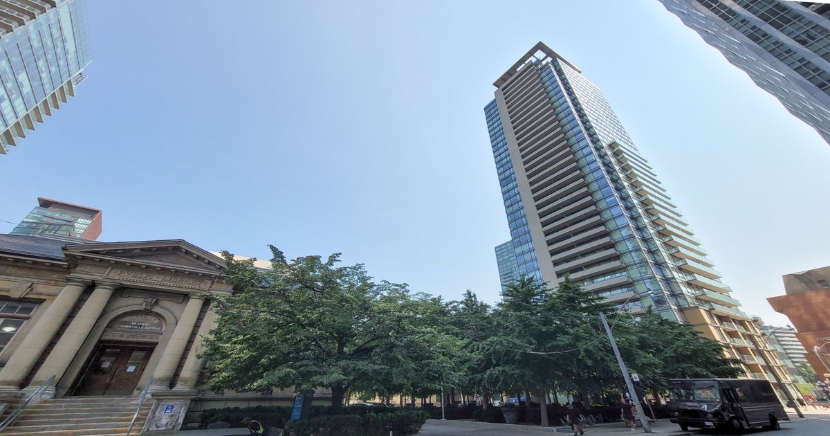 18 Yorkville Avenue Toronto