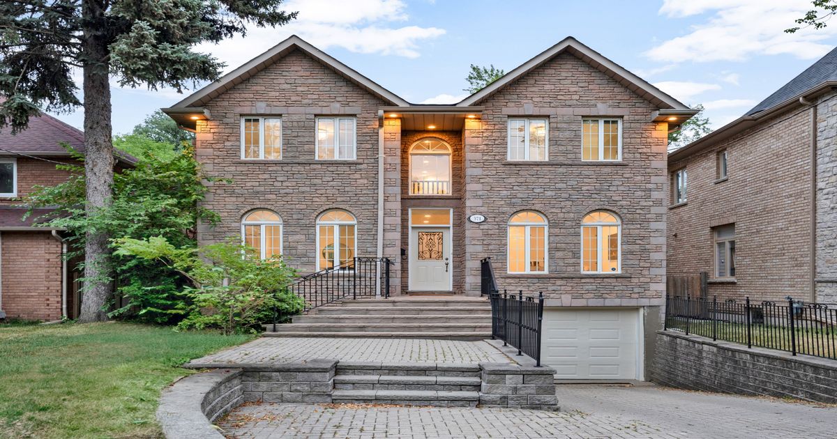 371 Hollywood Avenue Toronto