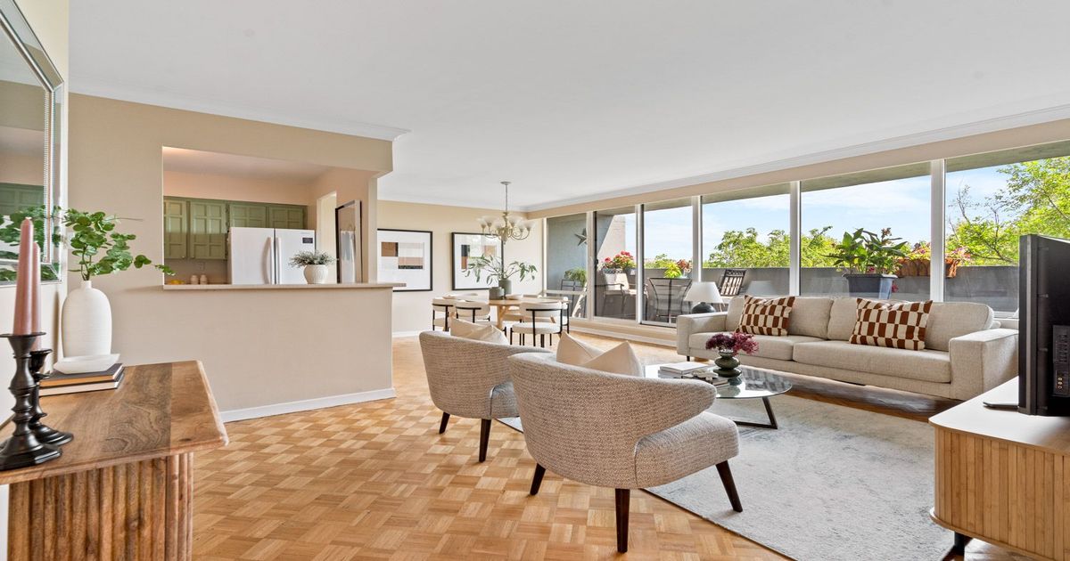 3555 Bathurst Street Toronto