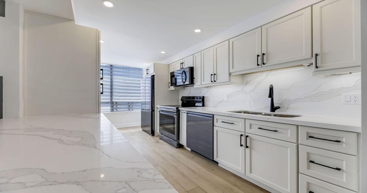 1131 Steeles Avenue W Toronto