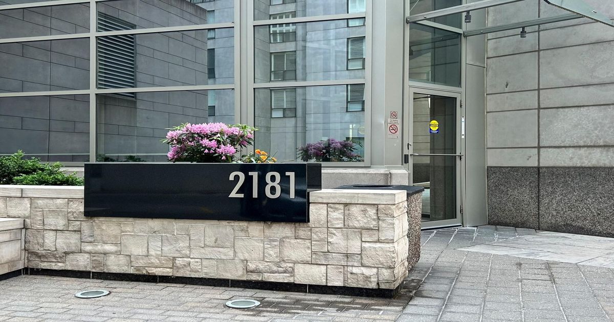 2181 Yonge Street Toronto