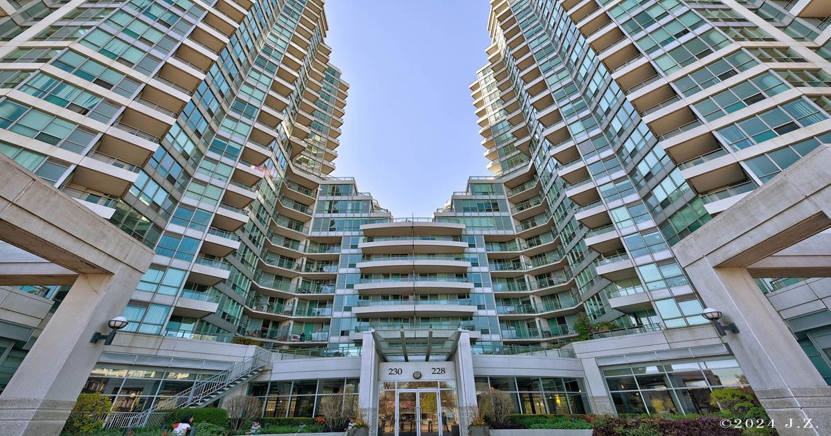 230 Queens Quay N/A W Toronto