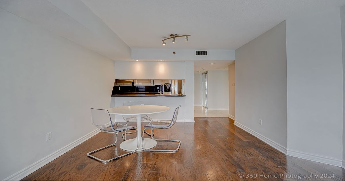 38 Elm Street Toronto