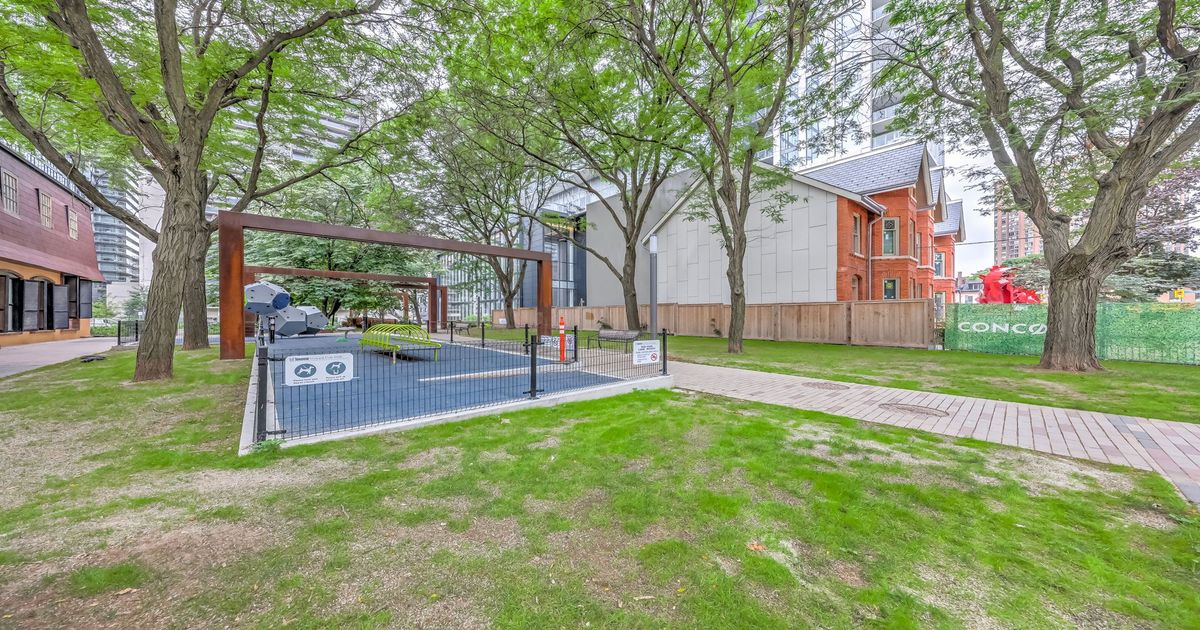 3 Gloucester Street Toronto