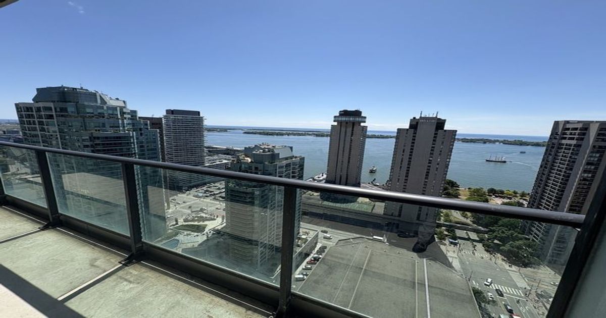 33 Bay Street Toronto