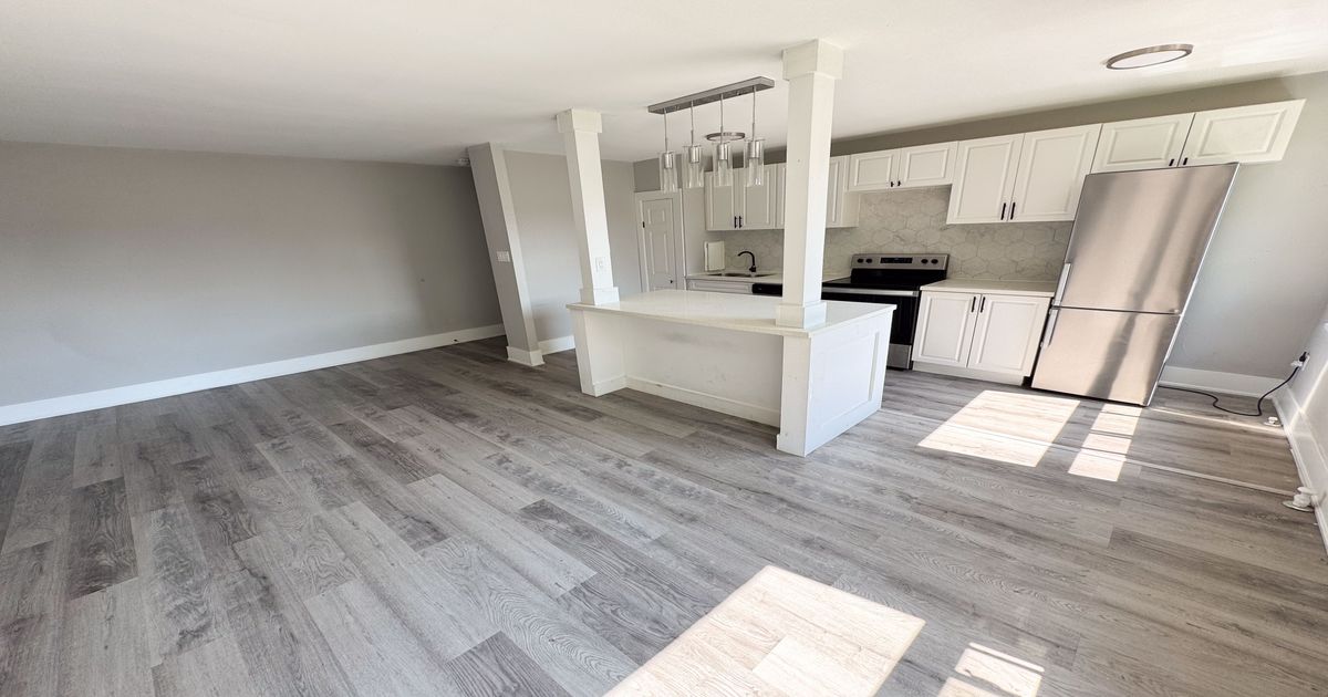 896 Eglinton Avenue E Toronto