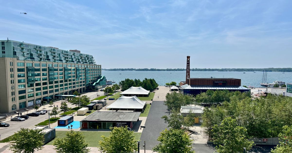 218 Queens Quay W Toronto