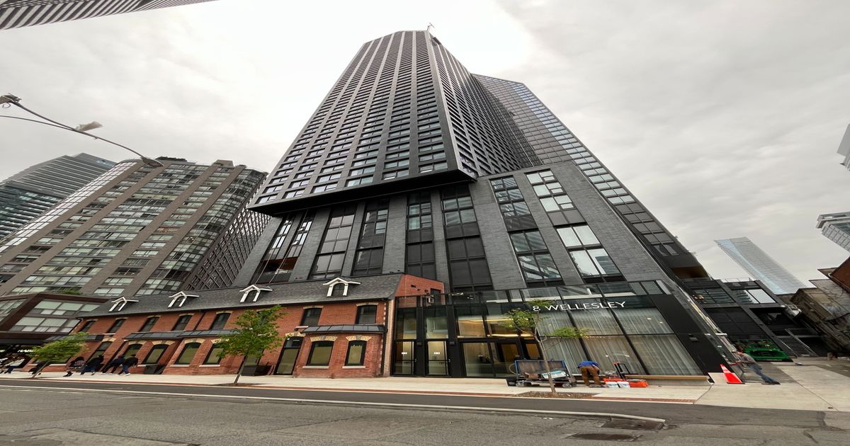 8 Wellesley Street W Toronto