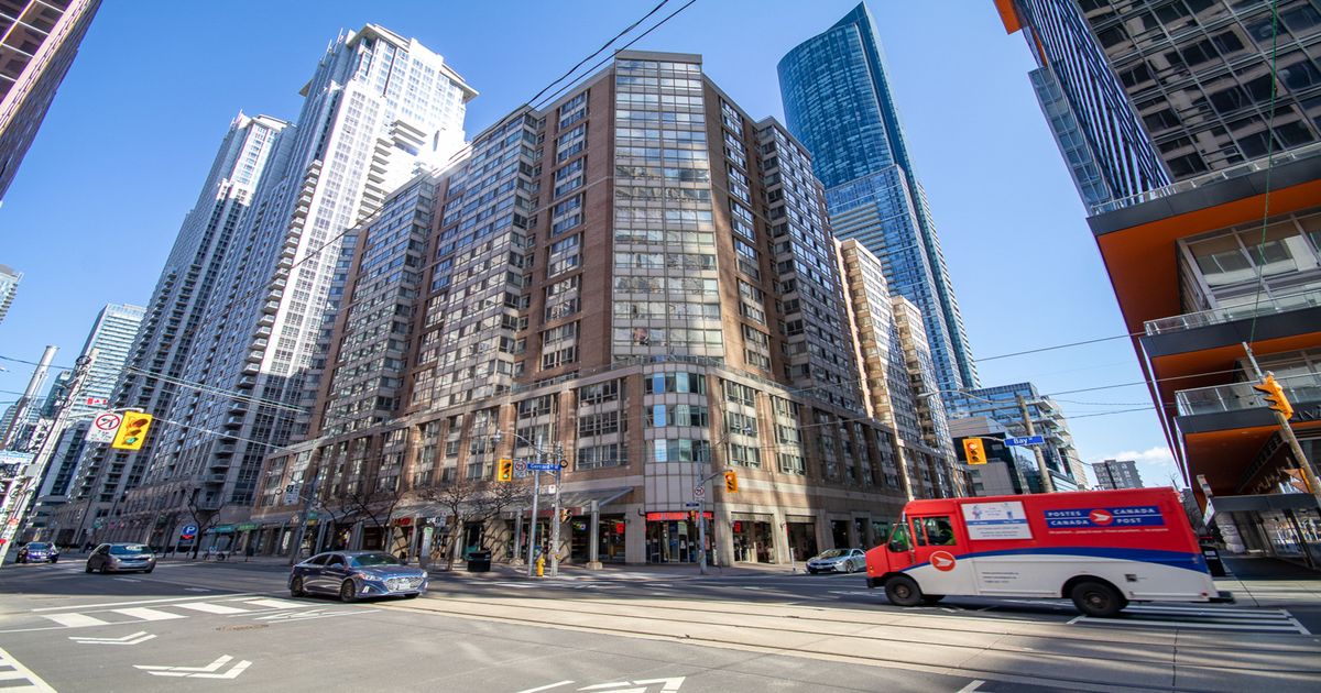 717 Bay Street Toronto