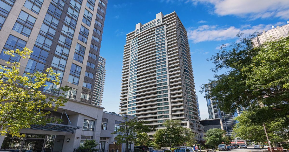 23 Hollywood Avenue Toronto