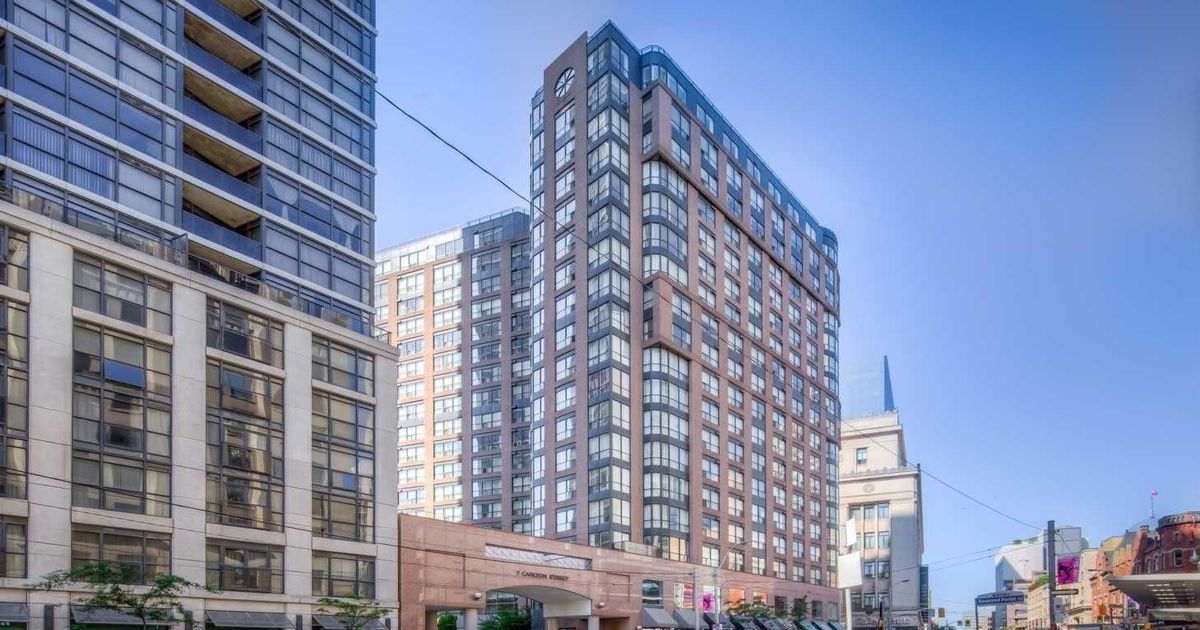 7 Carlton Street Toronto