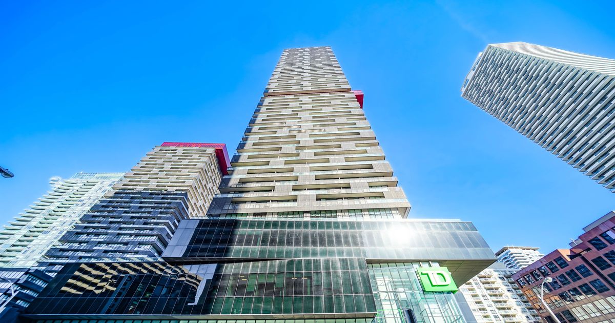 8 Eglinton Avenue E Toronto