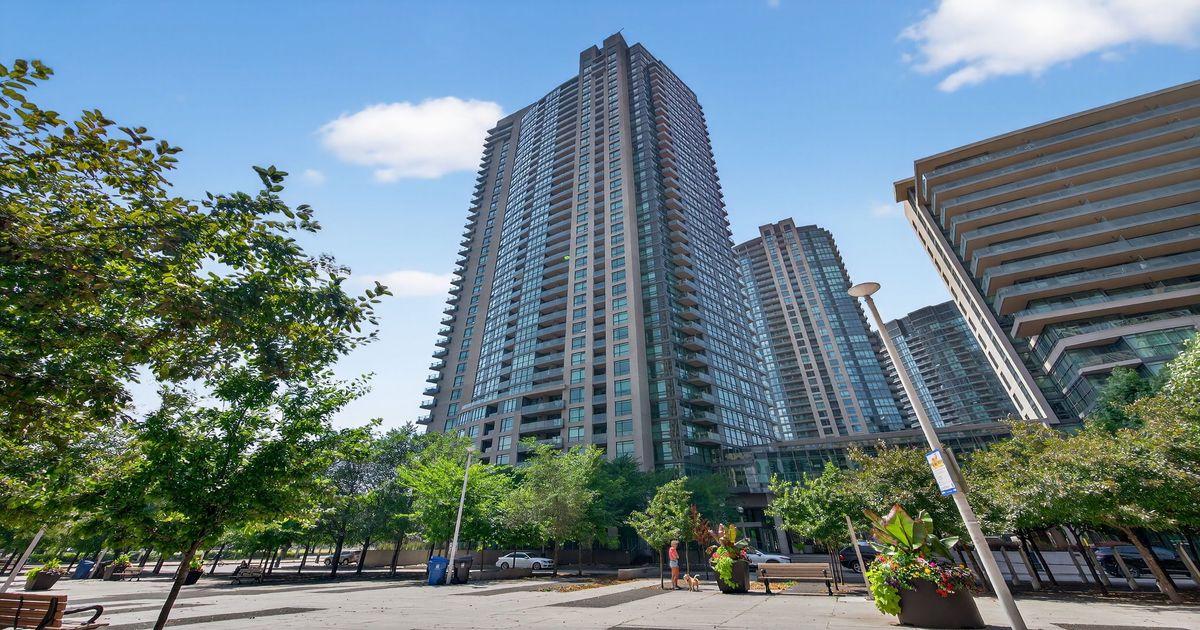 215 Fort York Boulevard Toronto