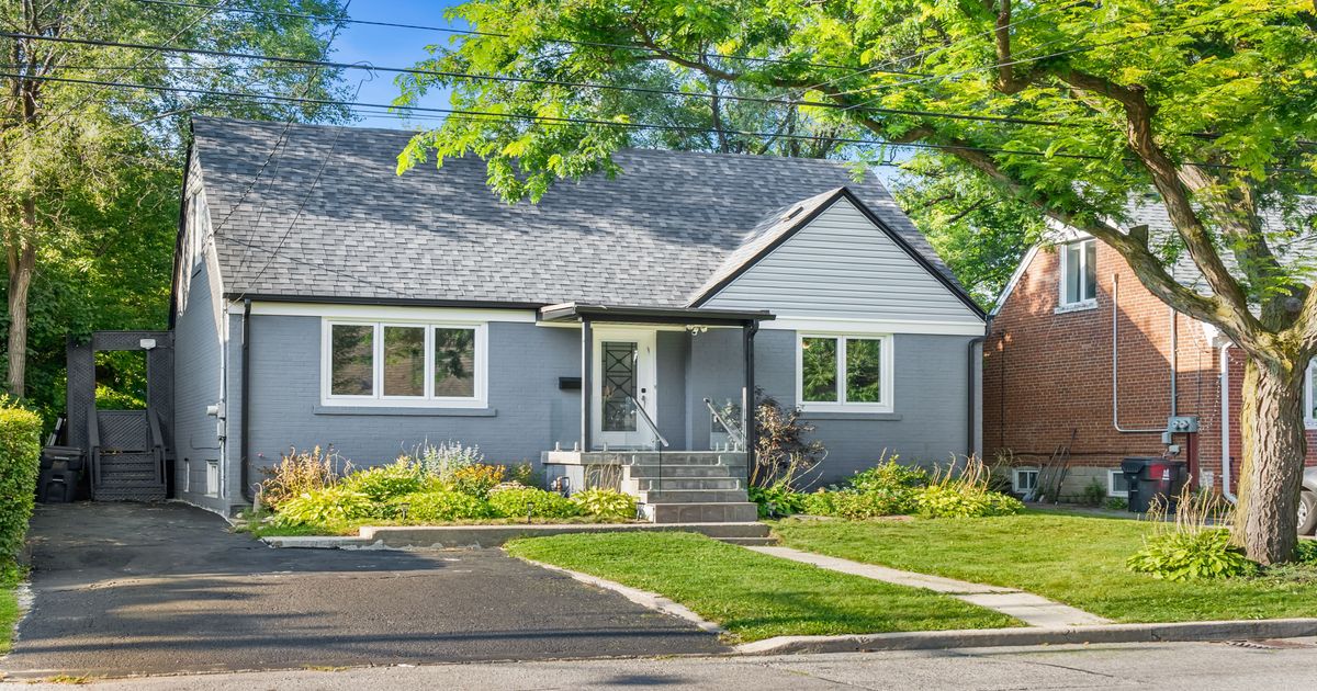 218 Bogert Avenue Toronto