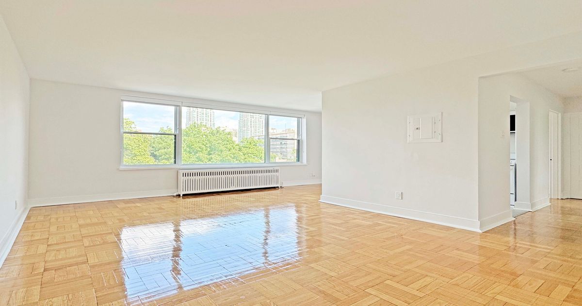 1545 Bathurst Street Toronto