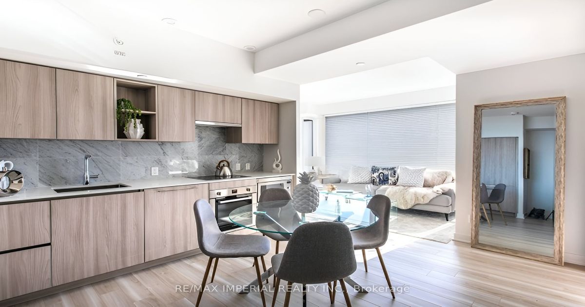 19 Bathurst Street Toronto