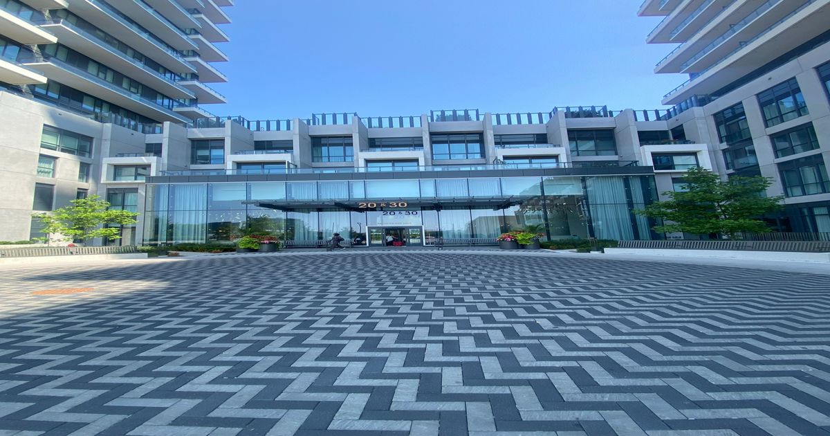 20 Inn On The Park Drive Toronto