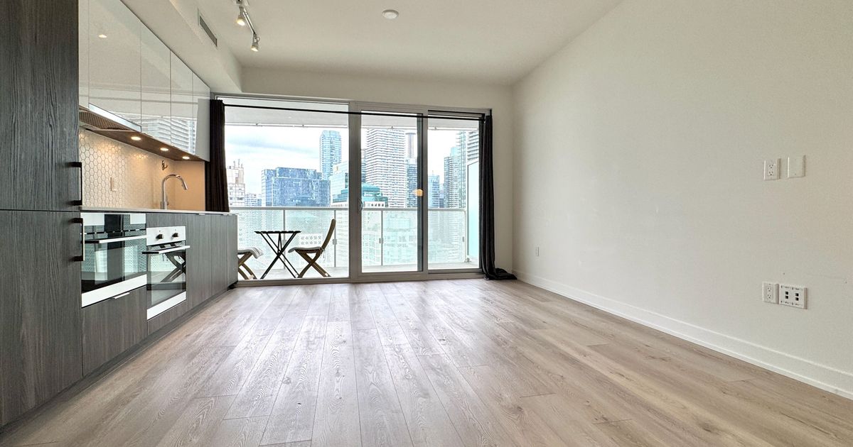 15 Queens Quay E Toronto