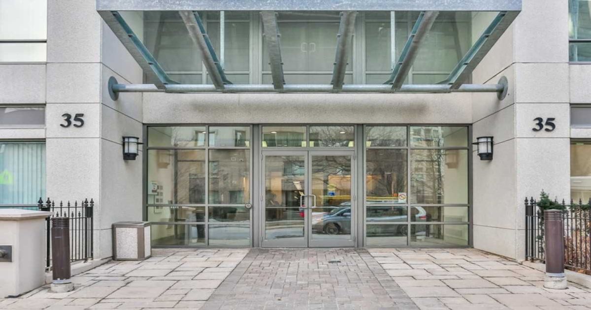 35 Hollywood Avenue Toronto