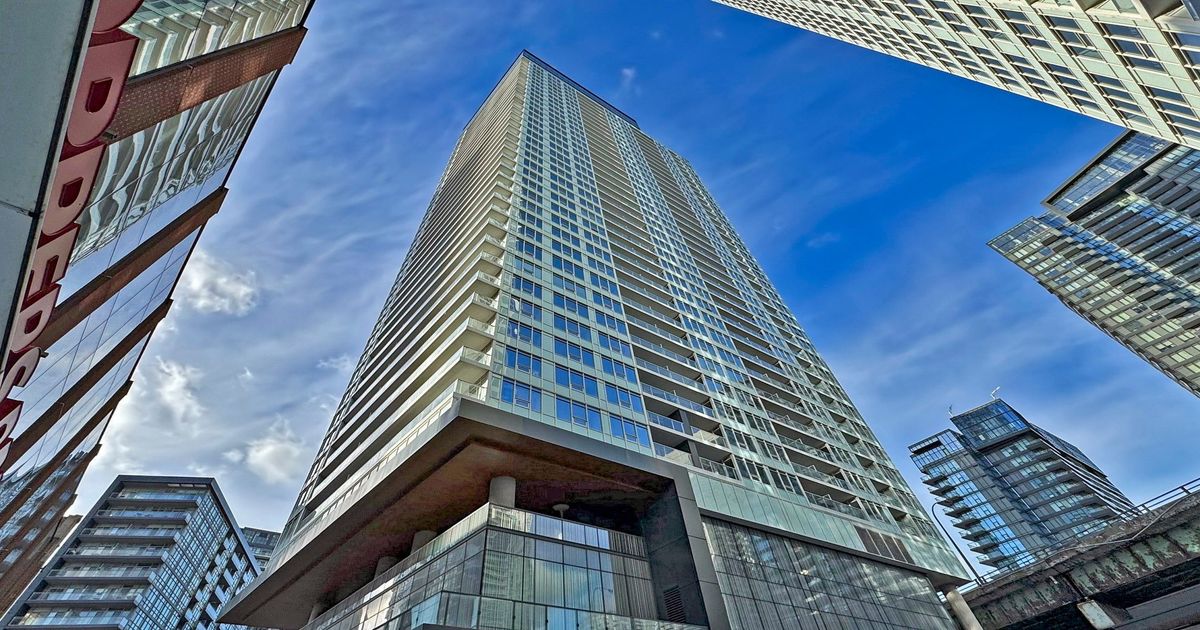 19 Bathurst Street Toronto