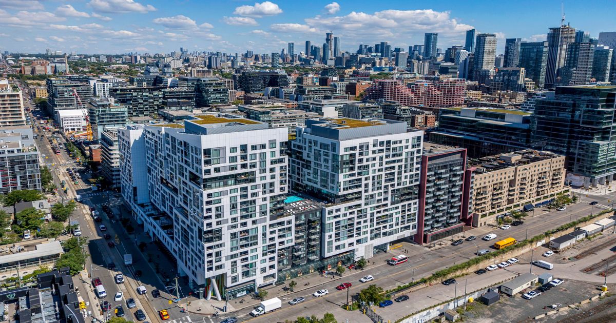 27 Bathurst Street Toronto