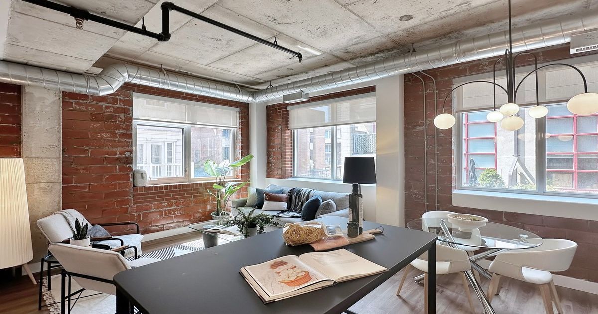 10 Wellesley Place Toronto