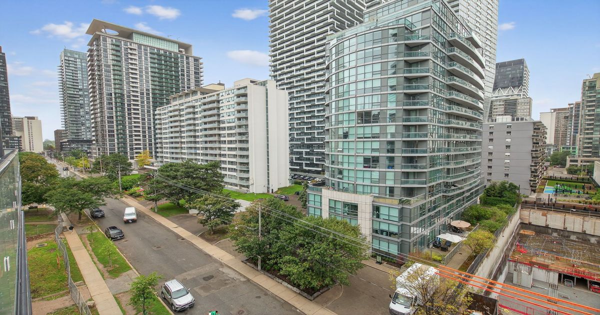 161 roehampton Avenue Toronto