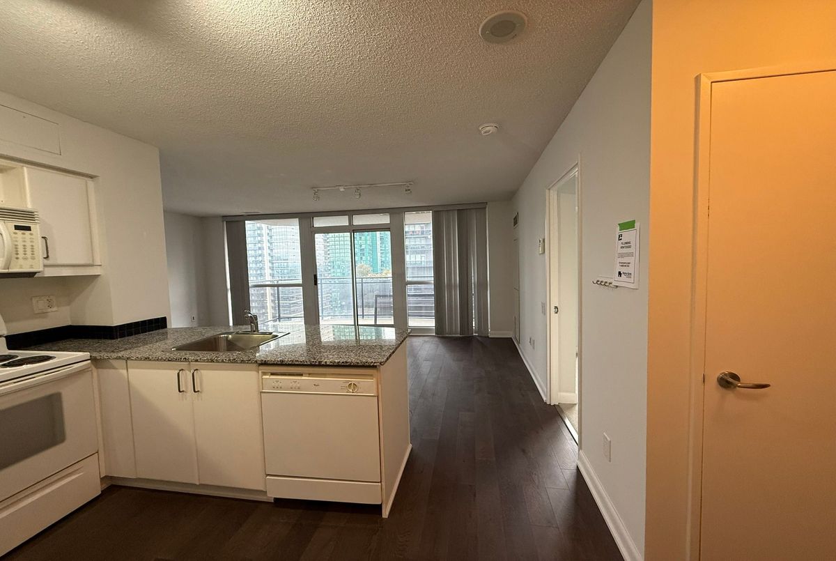 33 Sheppard Avenue E Toronto 33 Sheppard Avenue E Toronto