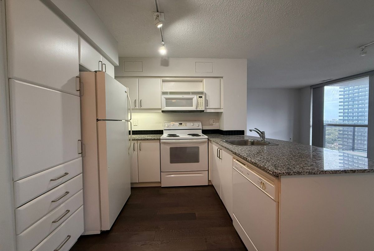 33 Sheppard Avenue E Toronto 33 Sheppard Avenue E Toronto
